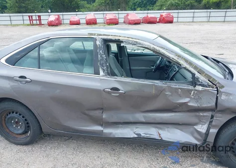 2017 Toyota Camry Le z USA, uszkodzony, nr VIN 4T1BF1FK4HU806879